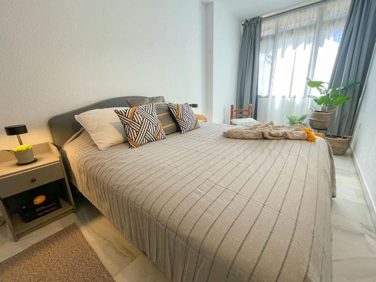 Pedregalejo Playa Apartment - Malaga — Photos 1